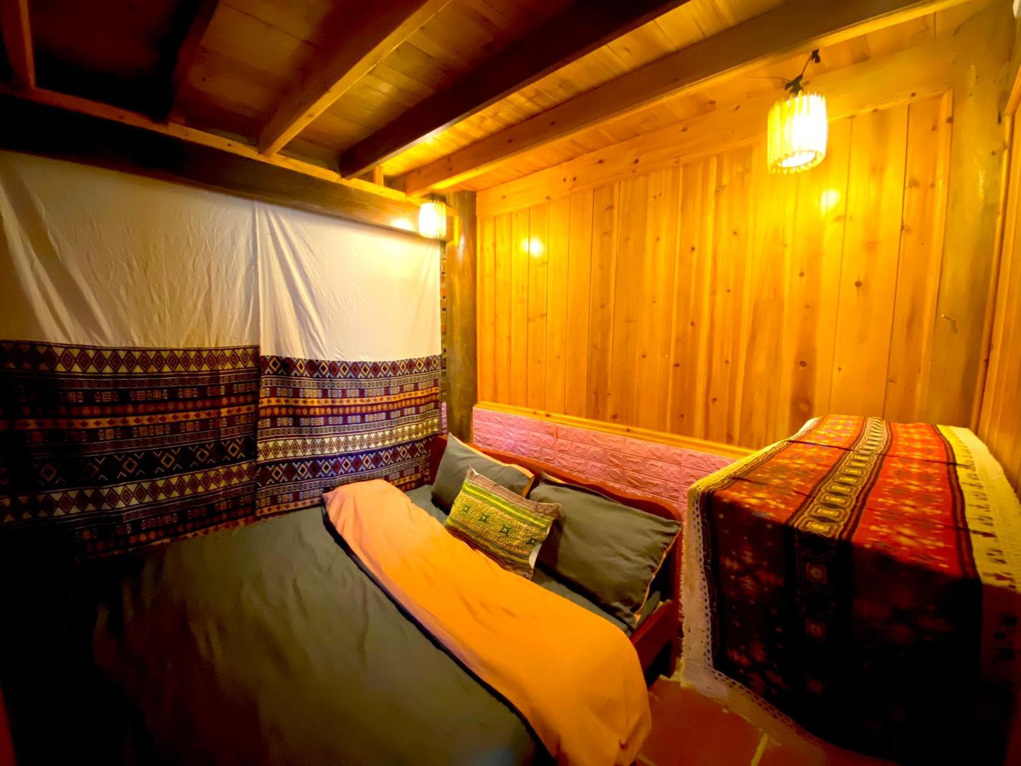 Pham'S House - Homestay & Cafe サパ エクステリア 写真