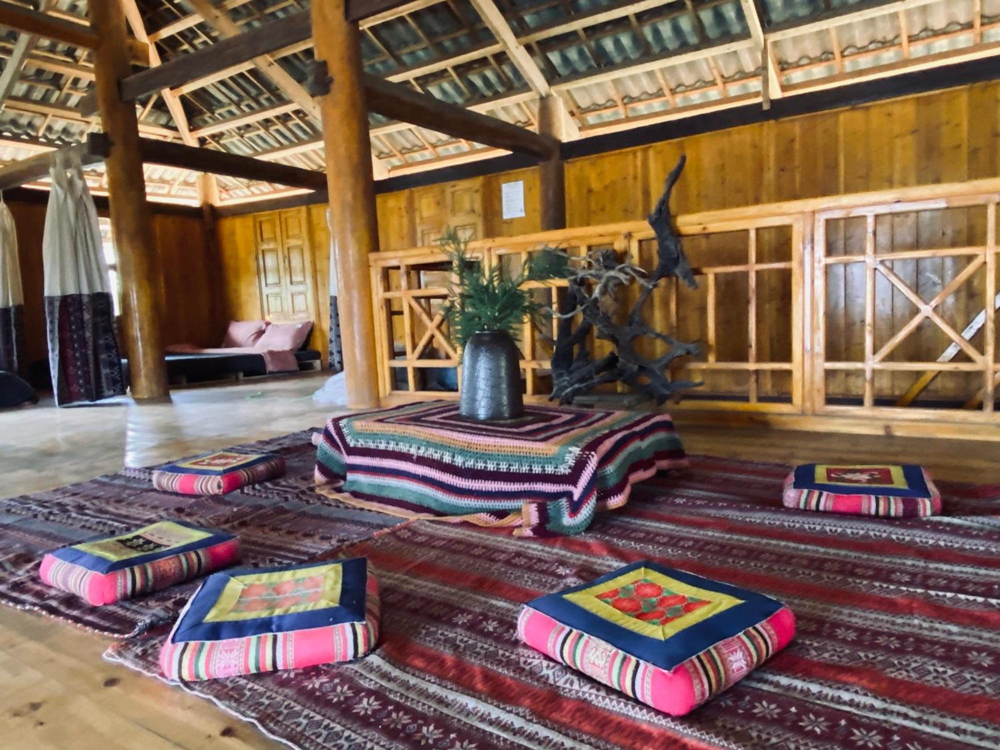 Pham'S House - Homestay & Cafe サパ エクステリア 写真