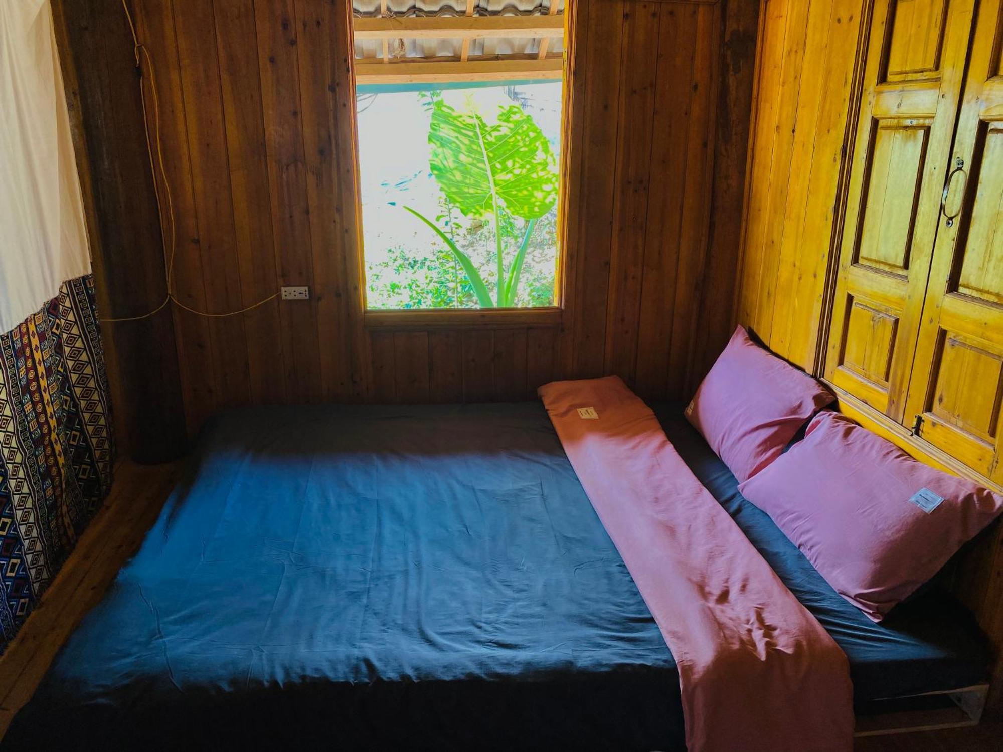 Pham'S House - Homestay & Cafe サパ エクステリア 写真